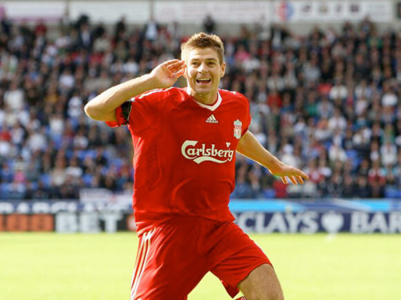 Steven Gerrard en août 2009 avec son équipe de Liverpool