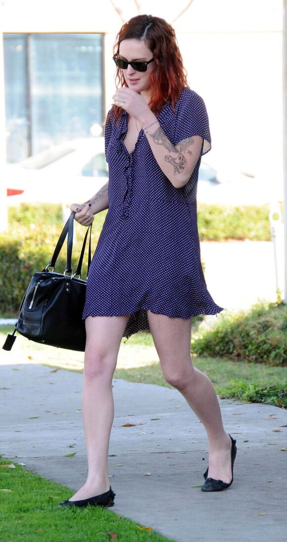 Rumer Willis pudique prèfère exhiber ses tatouages le 3 novembre 2011 à Los Angeles