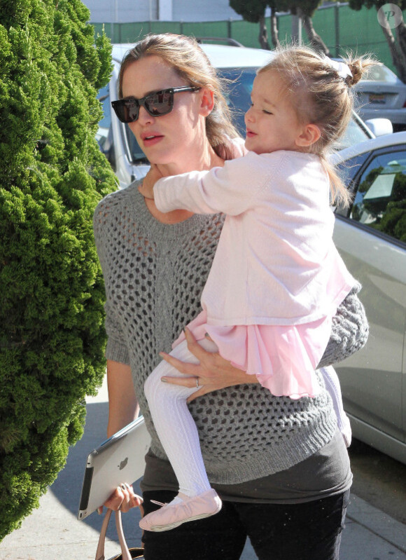 Jennifer Garner, enceinte porte Seraphina à la danse, à Los Angeles, le 5 novembre 2011