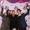 Jared Leto et son groupe 30 Seconds to mars posent avec leurs trophées dans la press room des MTV Europe Music Awards, à Belfast, le 6 novembre 2011.