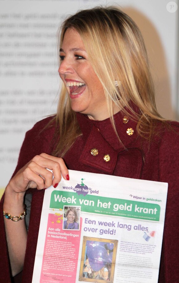 La princesse Maxima des Pays-Bas prenait part comme en 2010 à l'inauguration de la Semaine de l'argent à destination des élèves d'école primaire, le 7 novembre 2011 à La Haye.