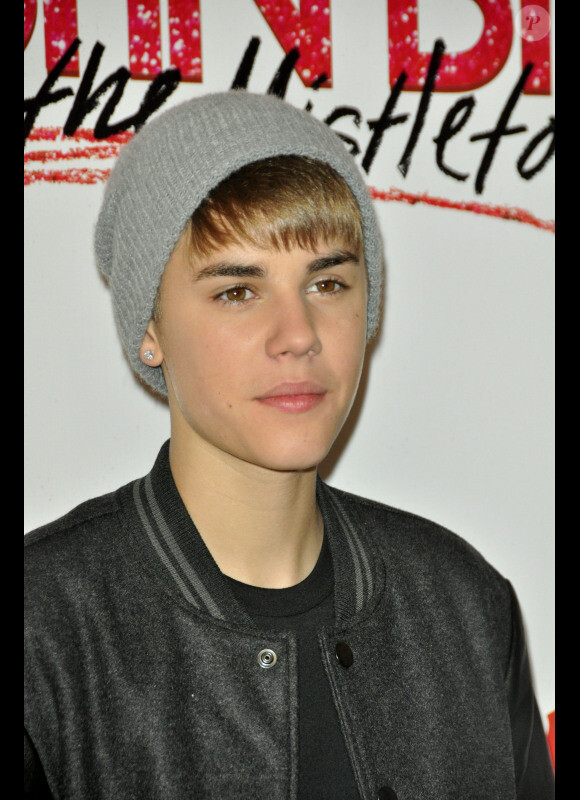 Justin Bieber se produit au centre commercial Westfield, à Londres, le lundi 7 novembre 2011.