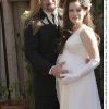 Le 14 février 2004, Holly Marie Combs épousait David Donoho, enceinte de leur premier enfant. Après sept ans de mariage et trois fils, la comédienne a demandé le divorce le 11 novembre 2011.