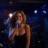 Beyoncé Knowles, enceinte de six mois et svelte comme tout en mini-robe, interprète Countdown sur le plateau du Late Night with Jimmy Fallon sur NBC, le 12 novembre 2011... ou plutôt en juillet 2011 !!!