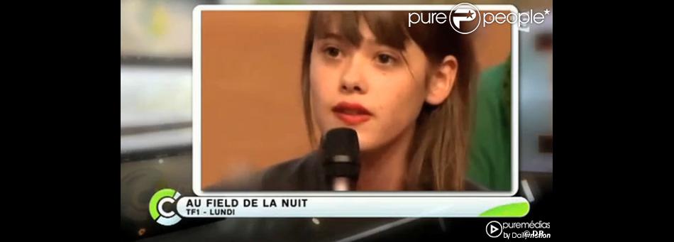 Mathilde Warnier dans l'émission Au Field de la nuit sur ...