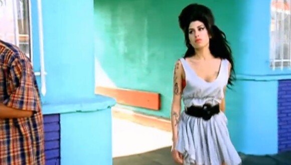 Image du clip Our day will come d'Amy Winehouse, novembre 2011.