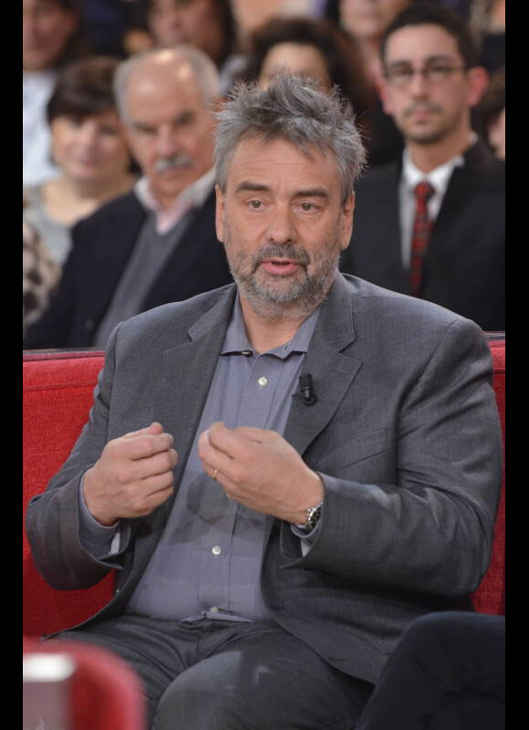Luc Besson sur le plateau de Vivement dimanche, le mercredi 16 novembre 2011. Emission diffusée le dimanche 20 novembre 2011.