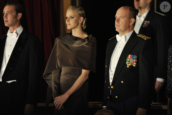 Albert et Charlene de Monaco au Grimaldi Forum assistent à une  représentation du Mephistofele d'Arrigo Boito à l'occasion de la fête nationale monégasque. Le 19 novembre 2011