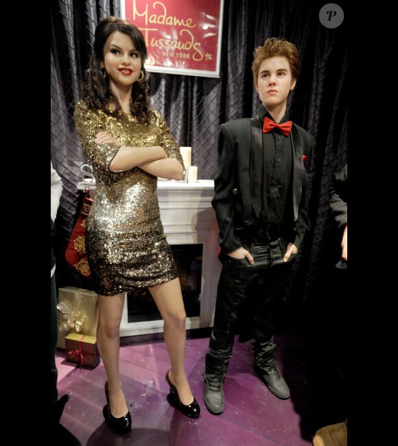 La statue de cire de Justin Bieber est dévoilée au musée Madame Tussauds à New York comme celle de Selena Gomez, le jeudi 17 novembre 2011.