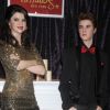 La statue de cire de Justin Bieber est dévoilée au musée Madame Tussauds à New York comme celle de Selena Gomez, le jeudi 17 novembre 2011.