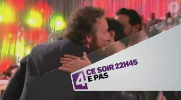 Stéphane Bern est ravi de la surprise de Jamel Debbouze et Cyril Hanouna sur le plateau de son émission Comment ça va bien ? sur France 2