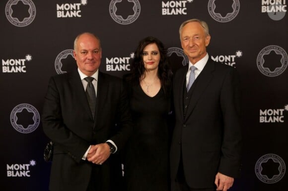 Kevin Boltman, Eva Green, Lutz Bethge lors du Prix Montblanc du patronage des arts et de la culture décerné au Prince Charles le 23 novembre 2012 à Londres