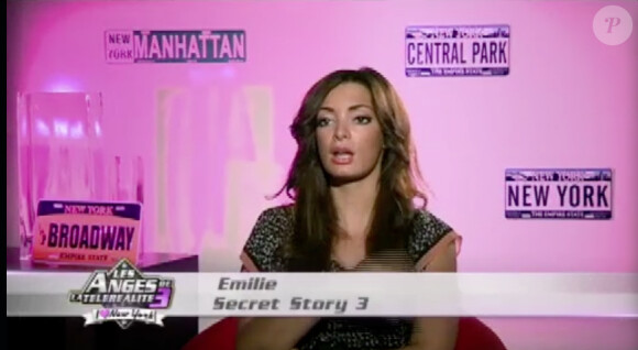 Emilie dans les Anges de la télé-réalité 3, vendredi 25 novembre 2011, sur NRJ 12