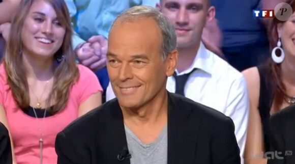 Laurent Baffie sur le plateau des Enfants de la télé sur TF1 le samedi 26 novembre 2011 - émission enregistrée le 7 novembre 2011