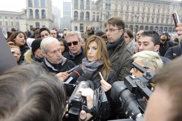 Elisabetta Canalis a fait le show à Milan pour une manifestation anti-fourrure le 28 novembre 2011