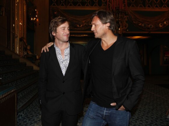 Thomas Dutronc et Olivier Nusse le patron du label Mercury aux Folies Bergères à Paris le 15 novembre 2011
