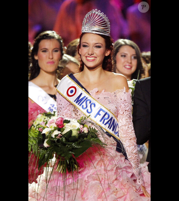 Delphine Wespiser a été sacrée Miss France 2012, samedi 3 décembre 2011, sur TF1