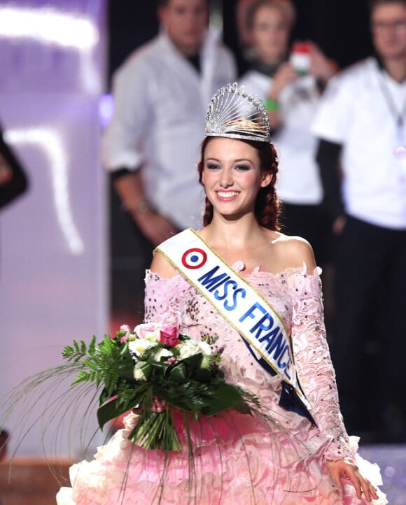 Delphine Wespiser, sacrée Miss France 2012, lors de l'élection, le samedi 3 décembre 2011 à Brest.