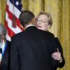 Meryl Streep saluée par Barack Obama lors de la remise des honneurs du Kennedy Center à Washington le 3 décembre 2011