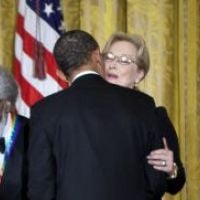 Meryl Streep embrassée par Barack Obama devant ses enfants
