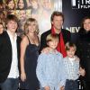 Jon Bon Jovi entouré de sa jolie famille lors de la première de New Year's Eve à New York le 7 décembre 2011