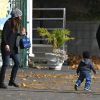 L'actrice Sandra Bullock part chercher son adorable fils Louis à la garderie, à Los Angeles, le jeudi 1er décembre 2011.