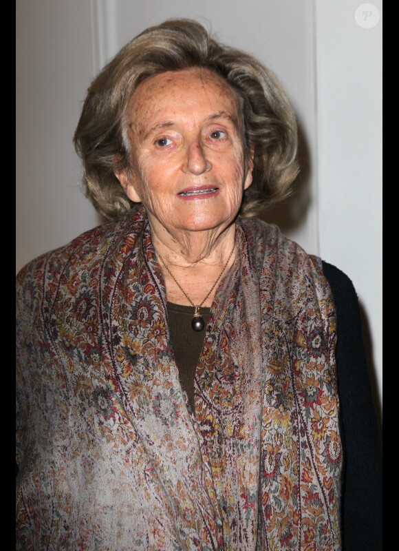 Bernadette Chirac lors de la soirée caritative de gala du festival Epsilone créations à l'occasion des vingt ans de la fondation française pour la recherche sur l'épilepsie, à Paris, le 12 décembre 2011