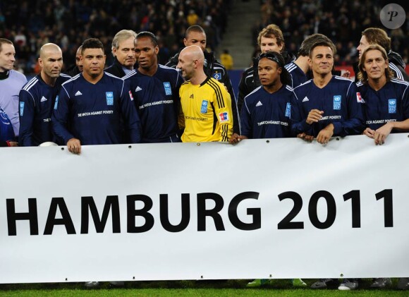 Le 9e Match contre la Pauvreté a vu l'équipe de stars des ambassadeurs du PNUD Zinedine Zidane et Ronaldo vaincre une sélection All-Star du HSV Hambourg 5 à 4, le 13 décembre 2011.