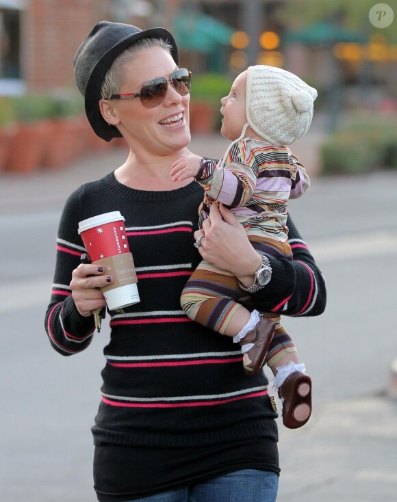 Pink en sortie avec sa fille Willow à Malibu le 14 décembre 2011