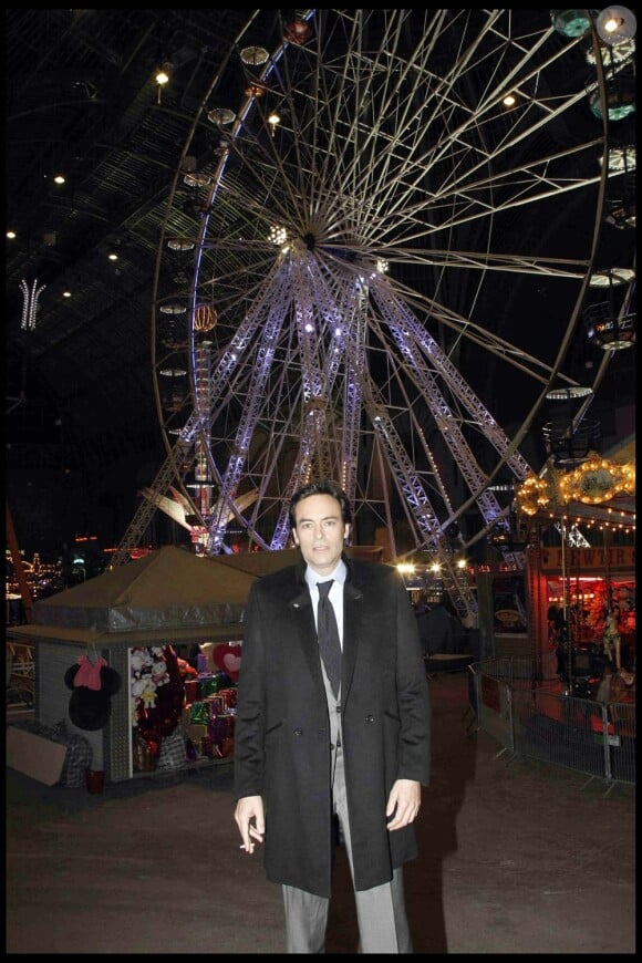 Anthony Delon pour l'inauguration de Jours de fêtes au Grand Palais, à Paris, le 15 décembre 2011.