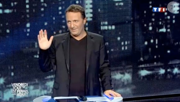 Arthur présente Vendredi tout est permis sur TF1, le vendredi 16 décembre 2011.