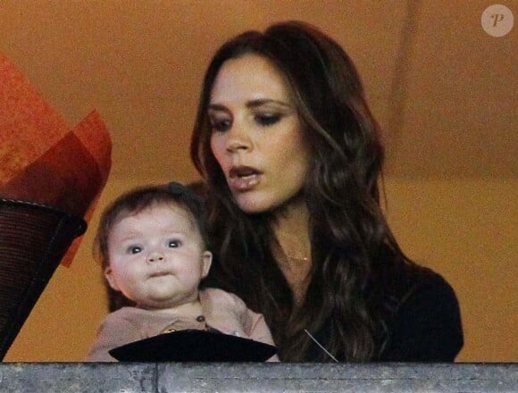 Victoria Beckham et la petite Harper, à Los Angeles, le 3 novembre 2011.