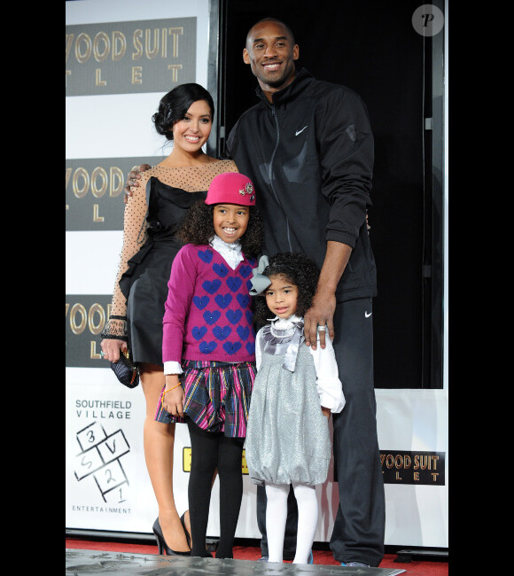Kobe Bryant, sa femme Vanessa et ses deux filles Natalia et Gianna le 19 février 2011 à Hollywood
