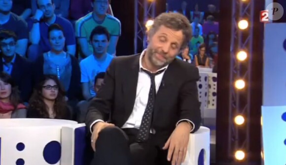 Stéphane Guillon dans On n'est pas couché, diffusé le 17 décembre 2011.