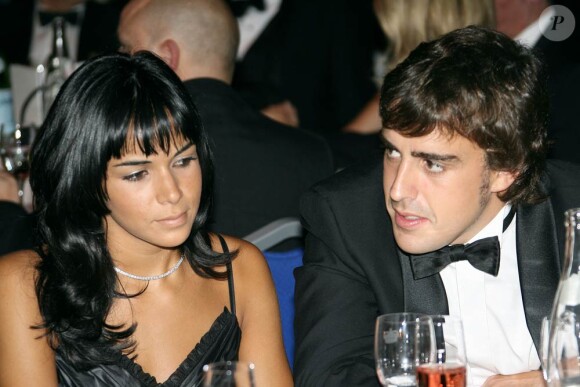 Fernando Alonso et Raquel del Rosario (photo : en décembre 2006), mariés en novembre 2006, ont annoncé leur séparation le 20 décembre 2011.