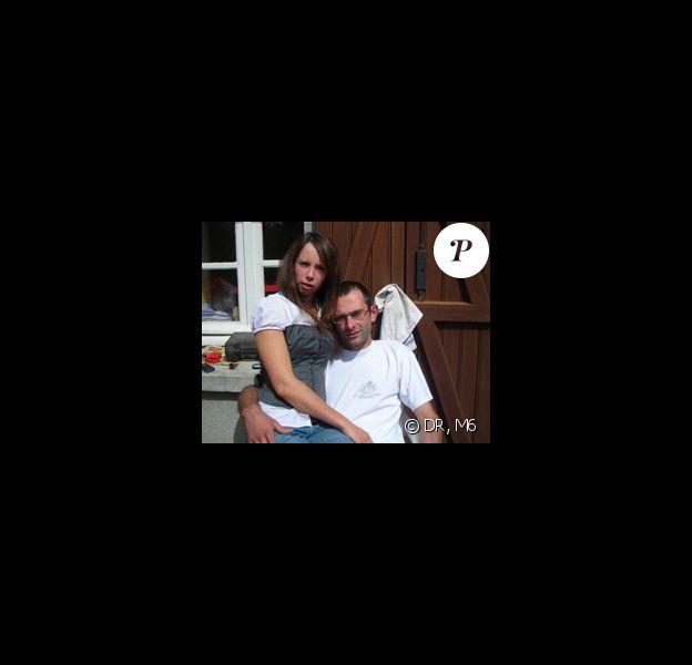 Julien de l'amour est dans le pré est maintenant un homme comblé avec Floriane sa femme : ils sont parents d'un petit Axel
