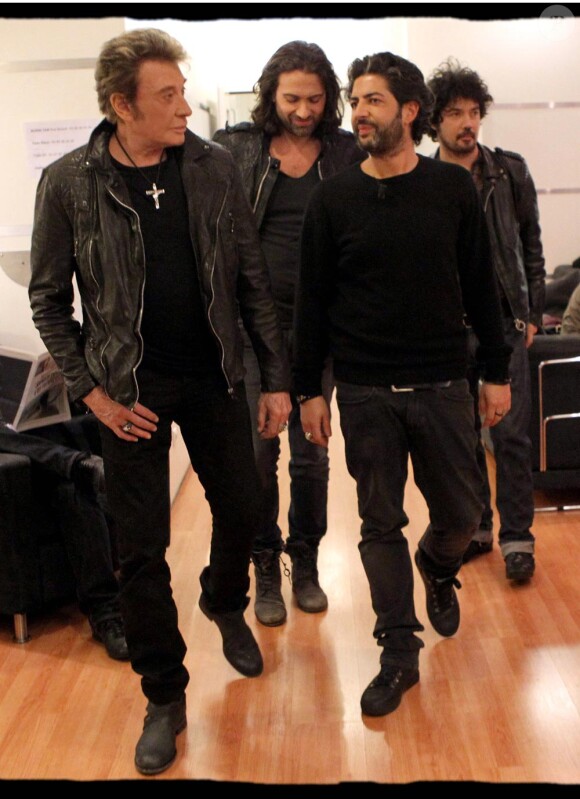 Photos exclusives : Johnny et sa nouvelle bande à Canal + le 9 décembre 2011.