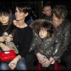 Photos exclusives : Johnny, Laeticia et leurs fillettes Jade et Joy avant le concert à la Tour Eiffel le 3 décembre !