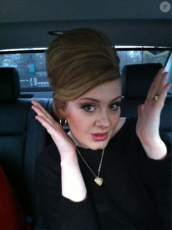 Adele, le visage aminci, sur Twitter le 21 décembre 011.