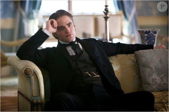 Robert Pattinson dans Bel Ami.