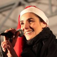 Clotilde Courau : Parfaite et divine en mère Noël pour un concert intimiste