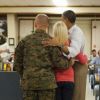 Barack et Michelle Obama visitant une base de la marine nationale le 25 décembre 2011 à Hawaï