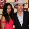 Matthew McConaughey et sa compagne Camila en juin 2011 à Los Angeles