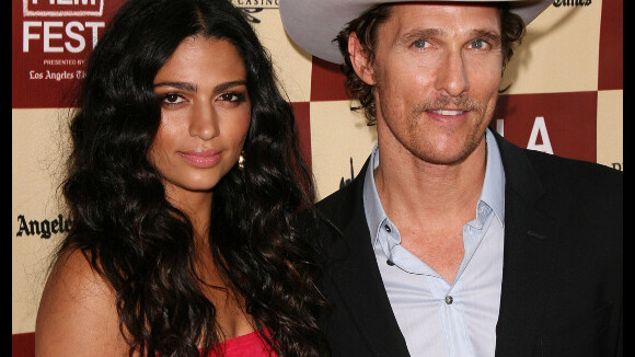 Matthew McConaughey : Le sex symbol s'est fiancé avec sa belle Camila