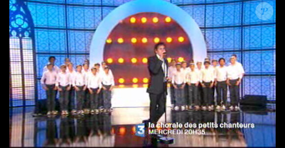 Alain Souchon dans La chorale des Petits chanteurs, mercredi 28 décembre 2011, sur France 3