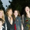 Steven Tyler, sa seconde épouse Teresa Barrick et leurs enfants Taj et Chelsea. La jeune femme sur la droite est Mia Tyler, fille du rockeur et de la regrettée Cynthia Foxe. Ici photographiés à Los Angeles, en avril 2002.