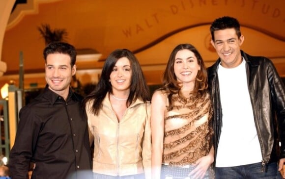 Mario, Jenifer, Olivia Ruiz et Jean-Pascal, en 2002 à Disney.