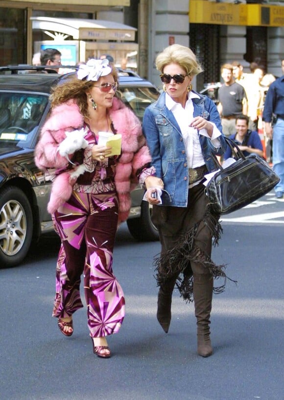 Joanna Lumley et Jennifer Saunders : tournage d'Absolutely Fabulous à New York, en 2002.
