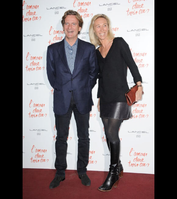 Charles Beigbeder et sa bien-aimée Carine, lors de l'avant-première de L'amour dure trois ans à Paris le 7 janvier 2012