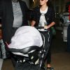 Jessica Alba rentre du Mexique. Ici, à l'aéroport LAX de Los Angeles. Début janvier 2012.